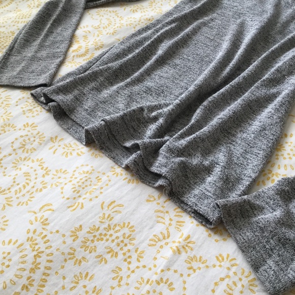 Cold Shoulder Dove Grey Long Sleeve Soft Sweater Cowl - Picture 4 of 6